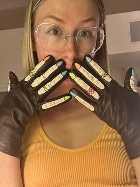 Hand painted leather gloves